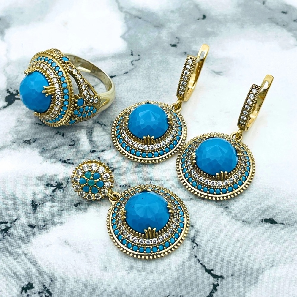 Elegant Gold and Blue Jewelry Set - Picture 2 of 6